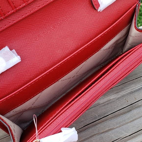 ⚠️LAST 1⚠️Michael Kors Jet Set MD Phone Crossbody - Picture 4 of 7